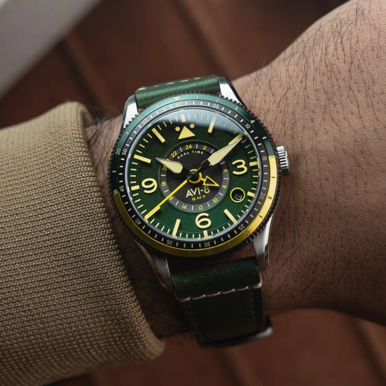 AVI-8 Flyboy Airmaster GMT Automatic Fuselage Green AV412803 detay görseli 2