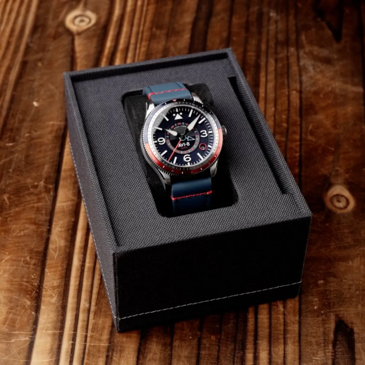 AVI-8 Flyboy Airmaster GMT Automatic Blue AV412804 detay görseli 1