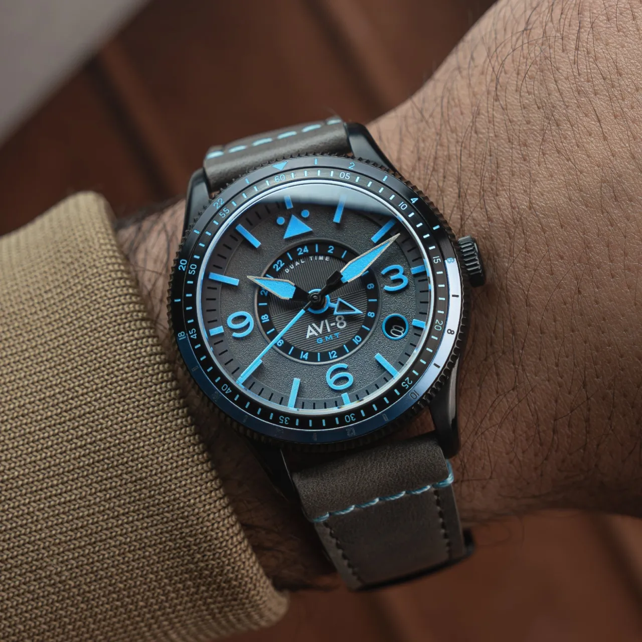 AVI-8 Flyboy Airmaster GMT Automatic Grey AV412805 detay görseli 2