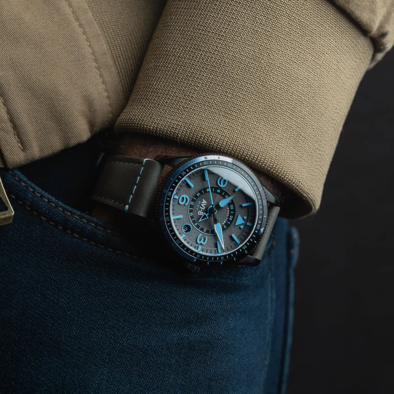 AVI-8 Flyboy Airmaster GMT Automatic Grey AV412805 detay görseli 3