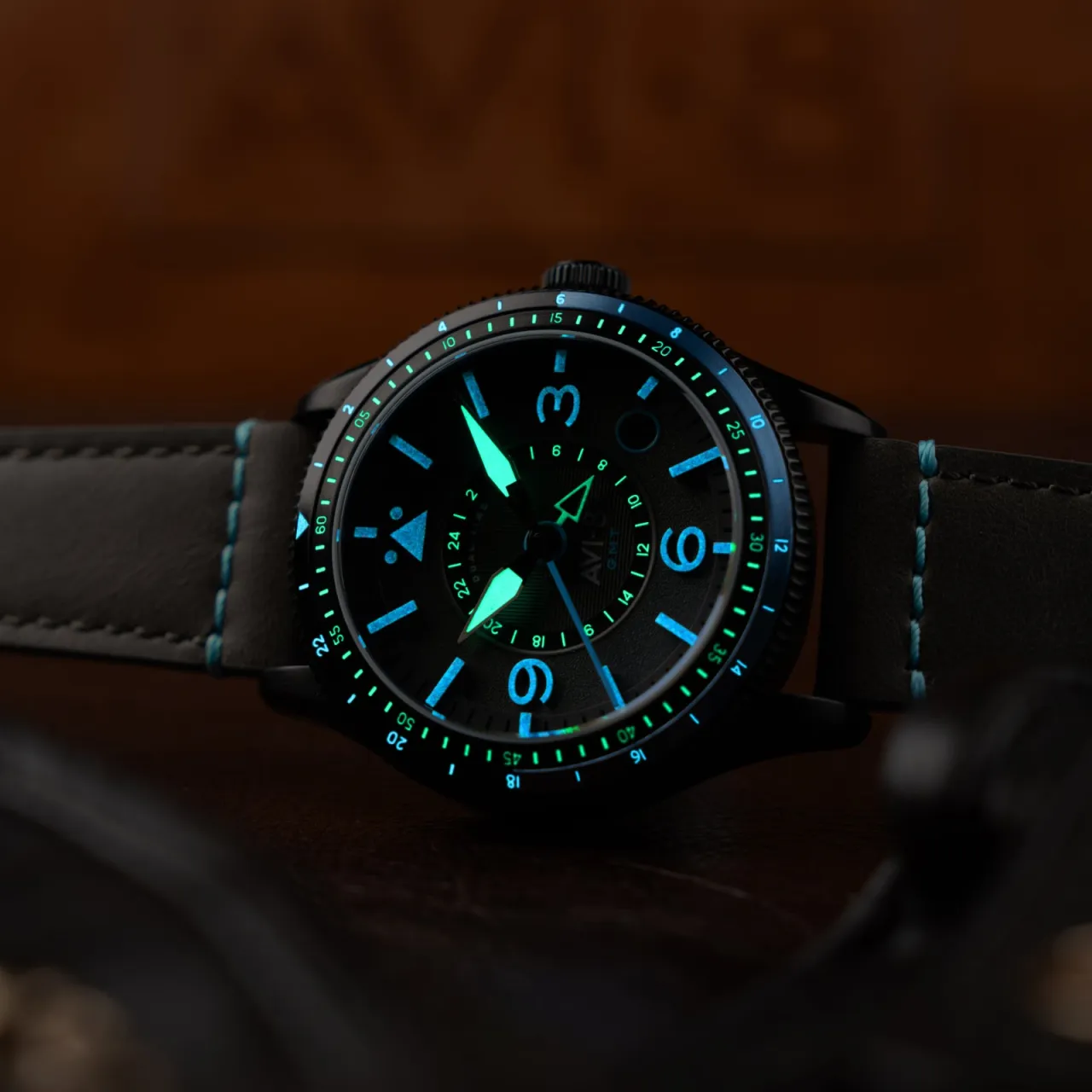 AVI-8 Flyboy Airmaster GMT Automatic Grey AV412805 detay görseli 4