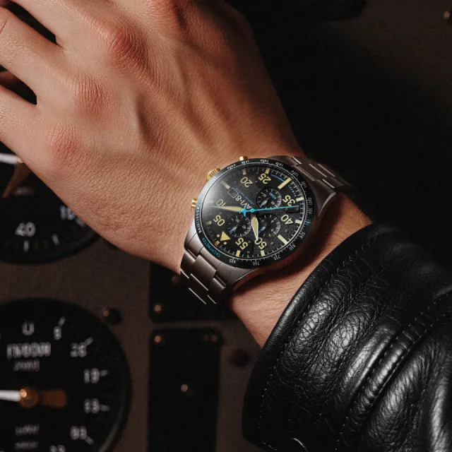 AVI-8 Hawker Hurricane 90th Anniversary Chronograph Limited Edition Thunder Black AV413011 Görsel 3