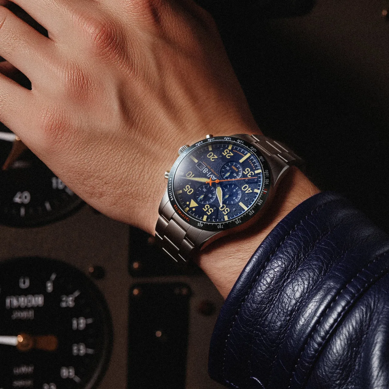 AVI-8 Hawker Hurricane 90th Anniversary Chronograph Limited Edition Blue AV413022 detay görseli 2