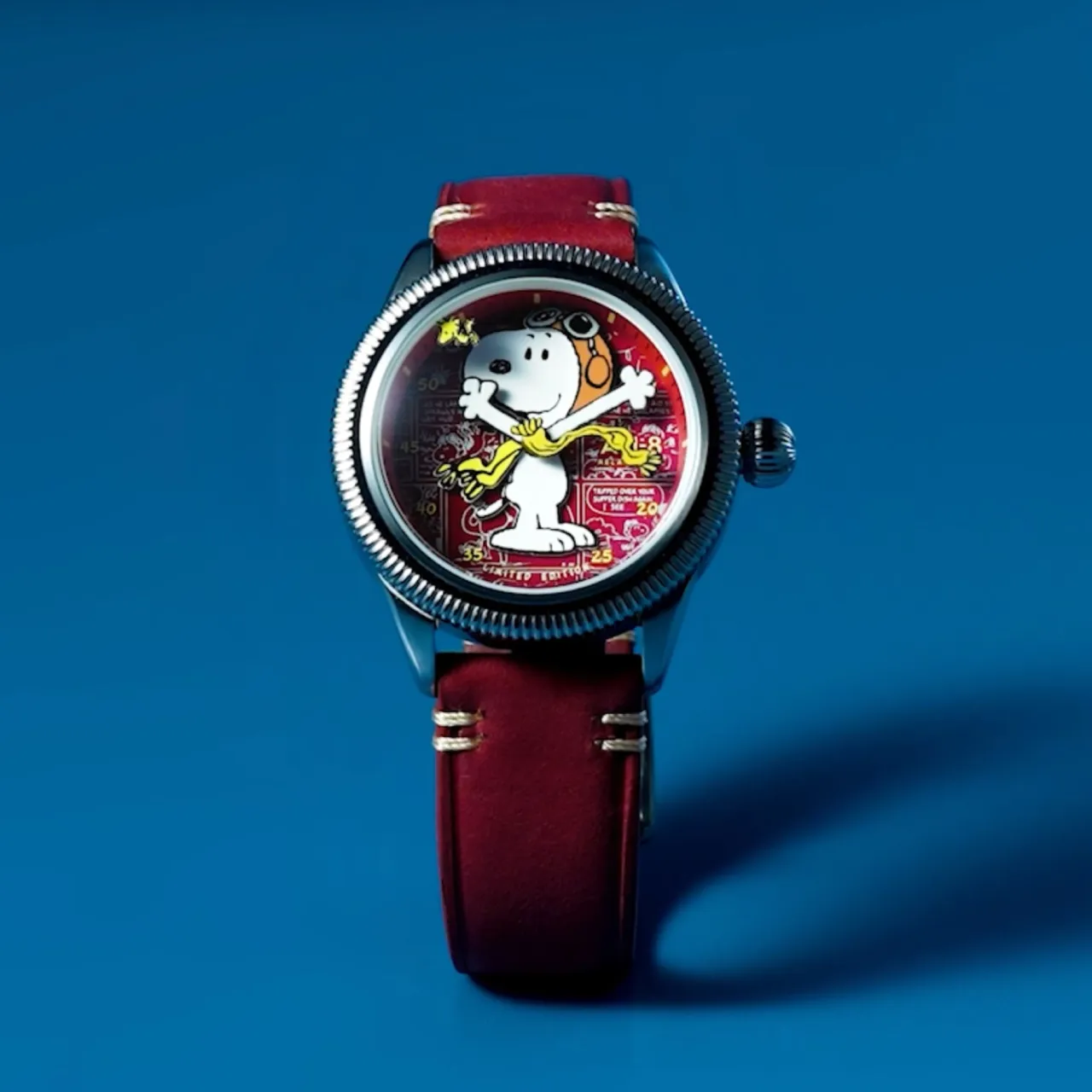 AVI-8 Flyboy Airmaster 40 Meca-quartz Peanuts Snoopy Flying Ace Limited Edition Doghouse Red AV413802 detay görseli 1