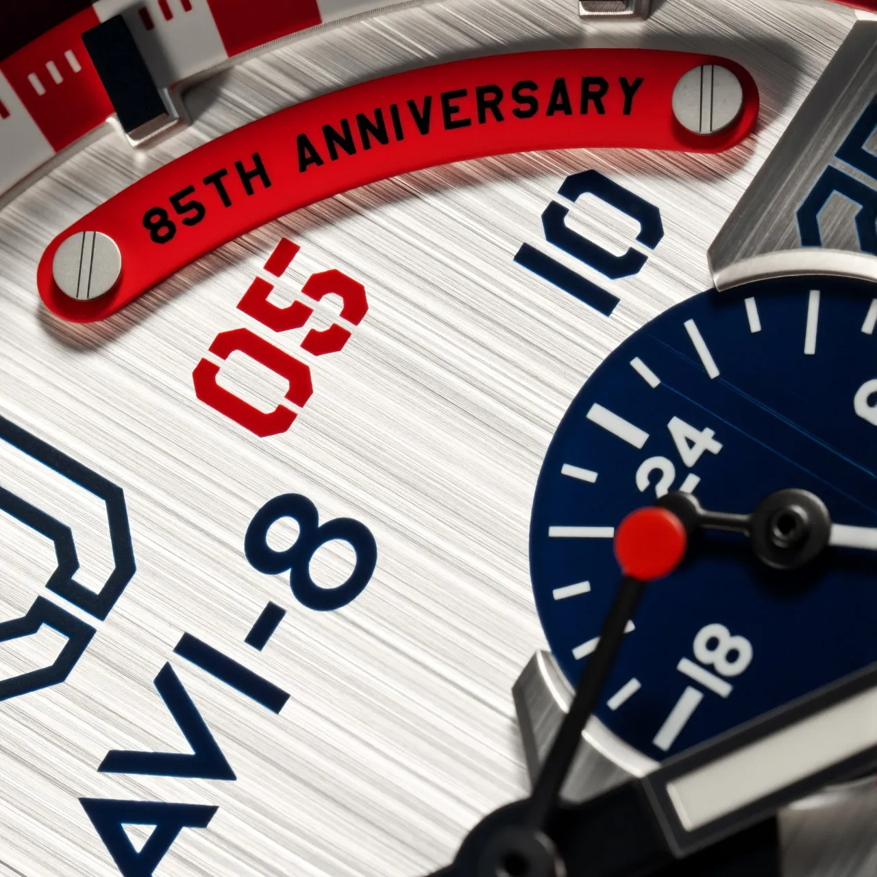 AVI-8 P-51 Mustang Kindelberger Chronograph Slipstream Silver AV414301 detay görseli 5