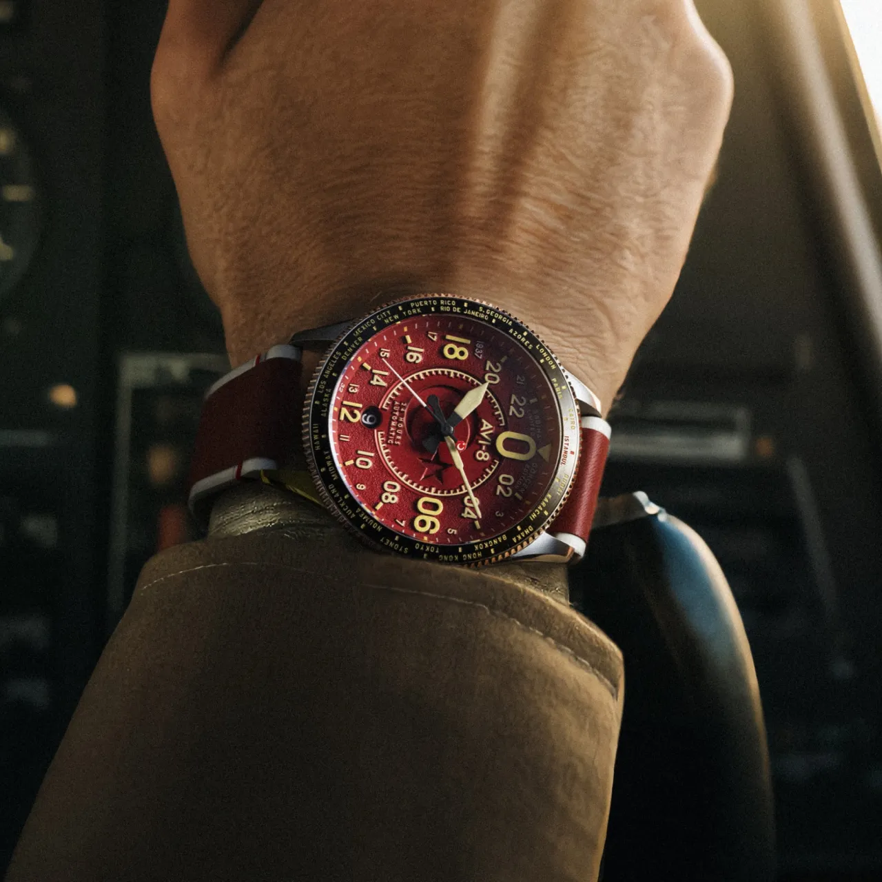 AVI-8 Spitfire Sabiha Gökçen 24 Hour Automatic Red AV414402 detay görseli 2