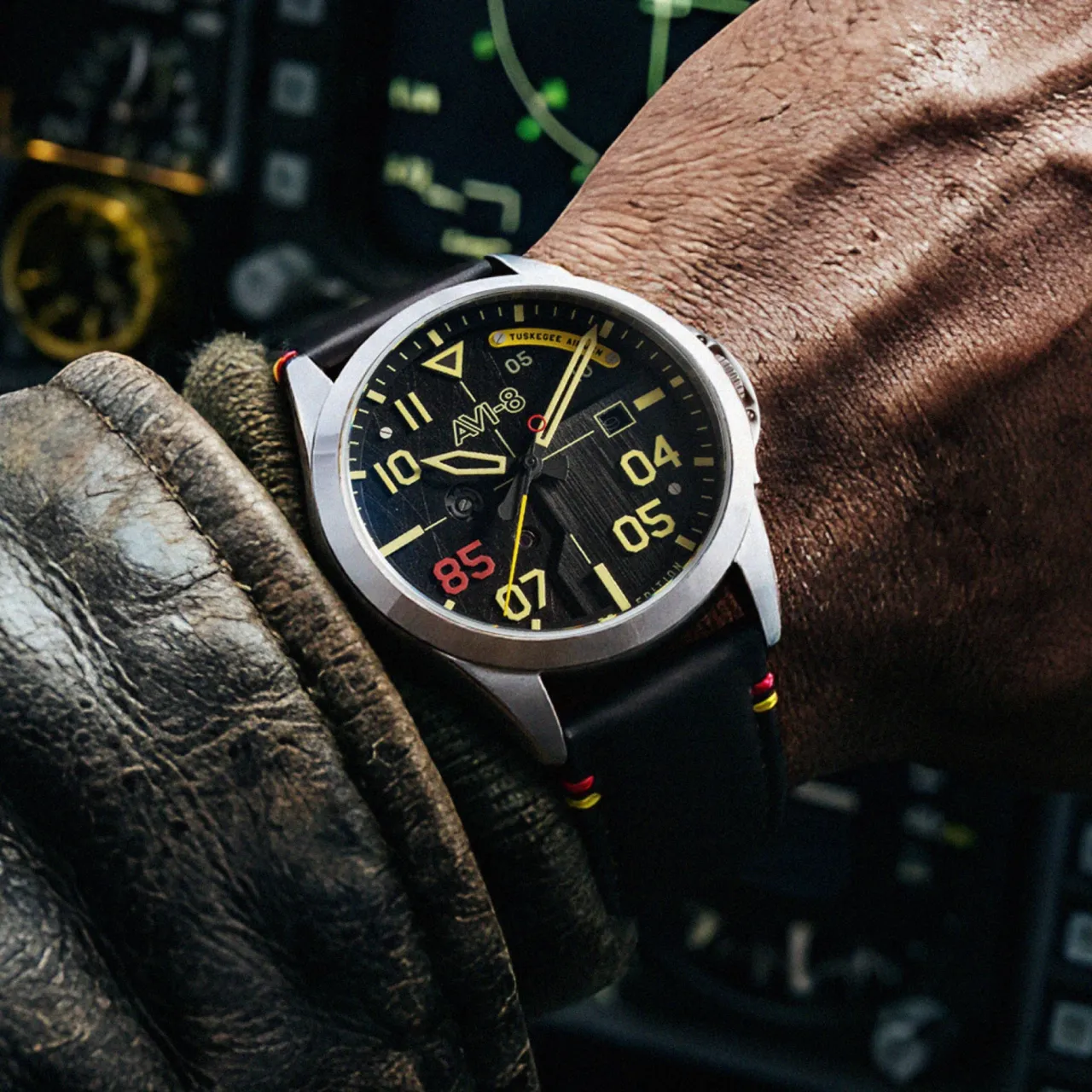 AVI-8 P-51 Mustang Patriot Automatic Black AV414801 detay görseli 2