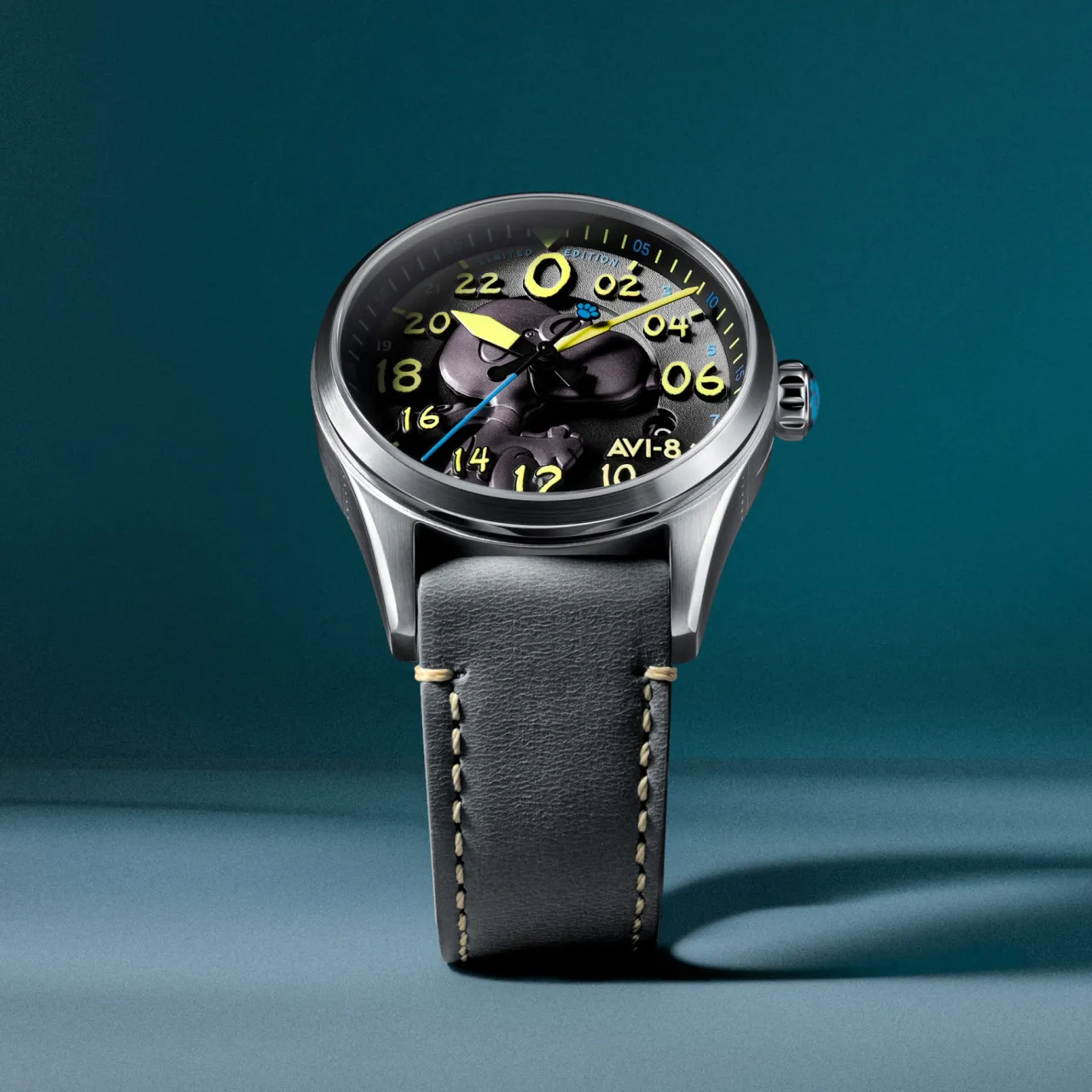 AVI-8 Spitfire Peanuts Snoopy Flying Ace 24 Hour Automatic Charcoal Grey AV415001 detay görseli 5