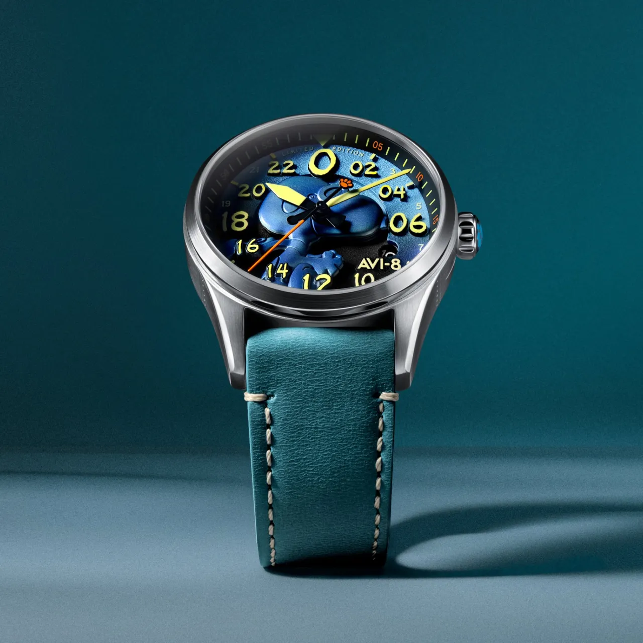AVI-8 Spitfire Peanuts Snoopy Flying Ace 24 Hour Automatic Azure Blue AV415003 detay görseli 5