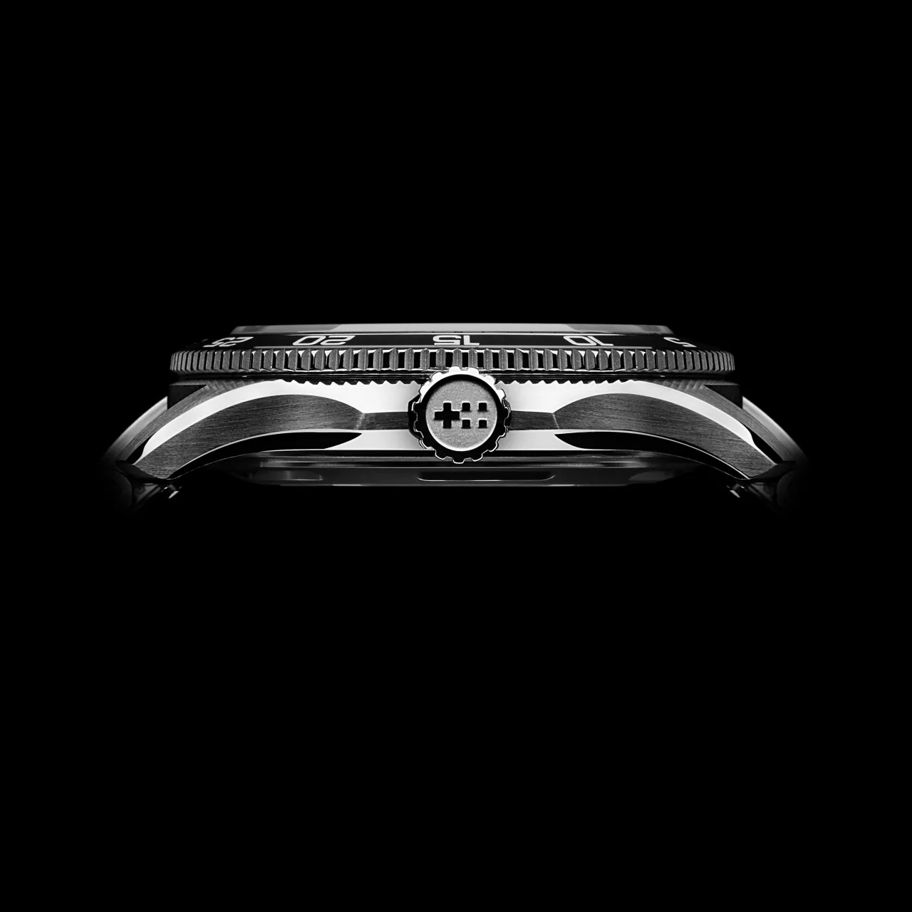 Christopher Ward C60 Trident Pro 300 Otomatik Black C6038ADA31S0KK1B1 detay görseli 5
