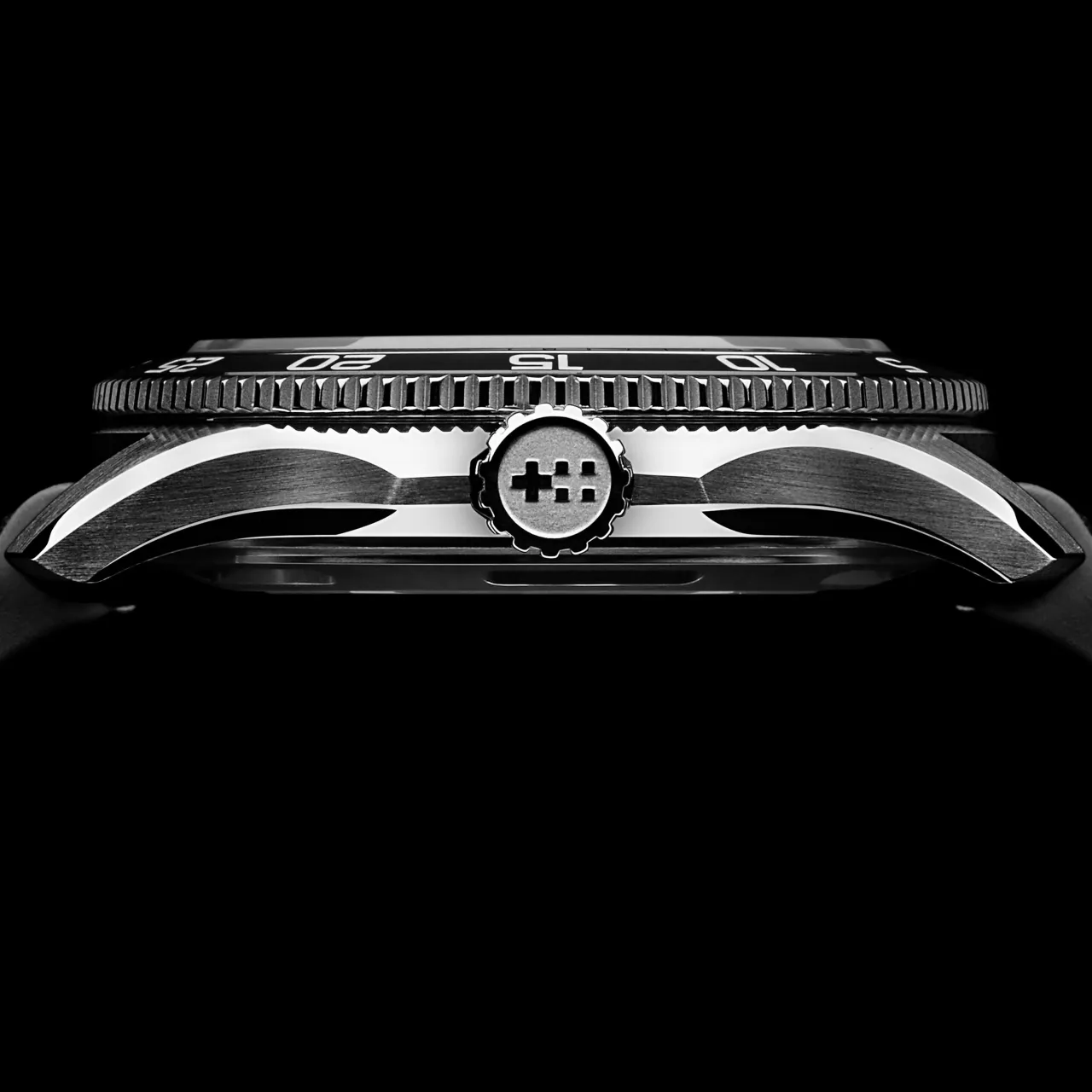 Christopher Ward C60 Trident Pro 300 Otomatik Siyah C6038ADA31S0KK1RK detay görseli 5