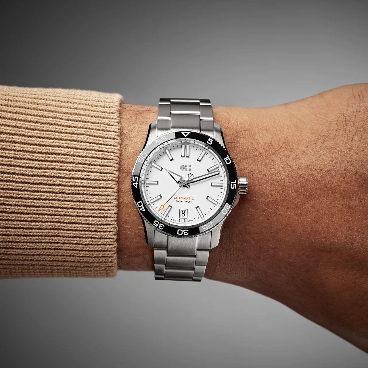 Christopher Ward C60 Trident Pro 300 Otomatik Beyaz C6038ADA31S0KW1B0 detay görseli 1