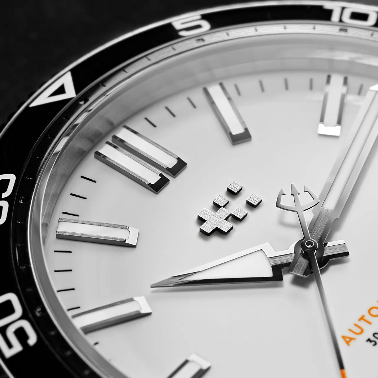 Christopher Ward C60 Trident Pro 300 Otomatik Beyaz C6038ADA31S0KW1B0 detay görseli 2
