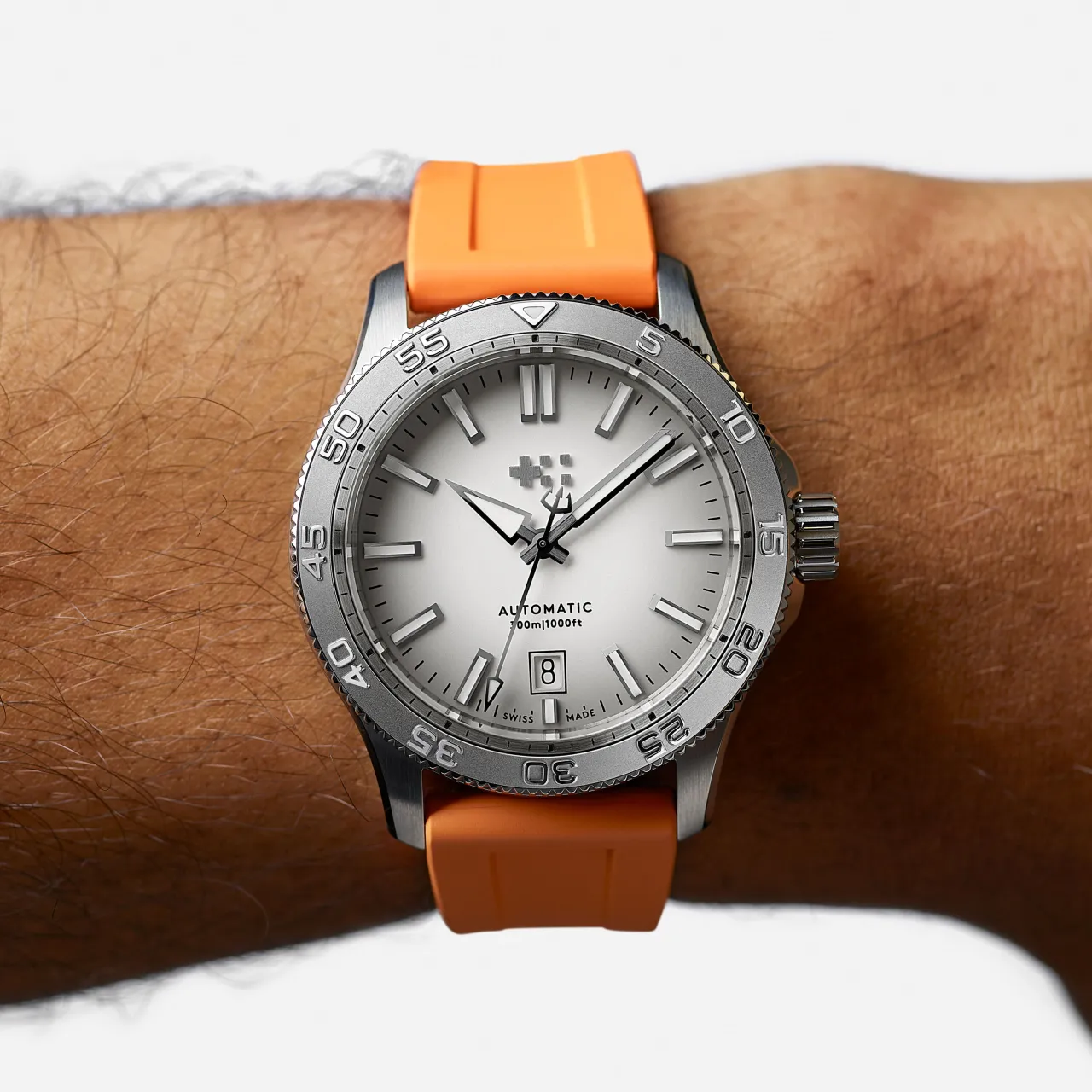 Christopher Ward C60 Atoll 300 Otomatik Shark White C6040ADA31S00W1RO detay görseli 1