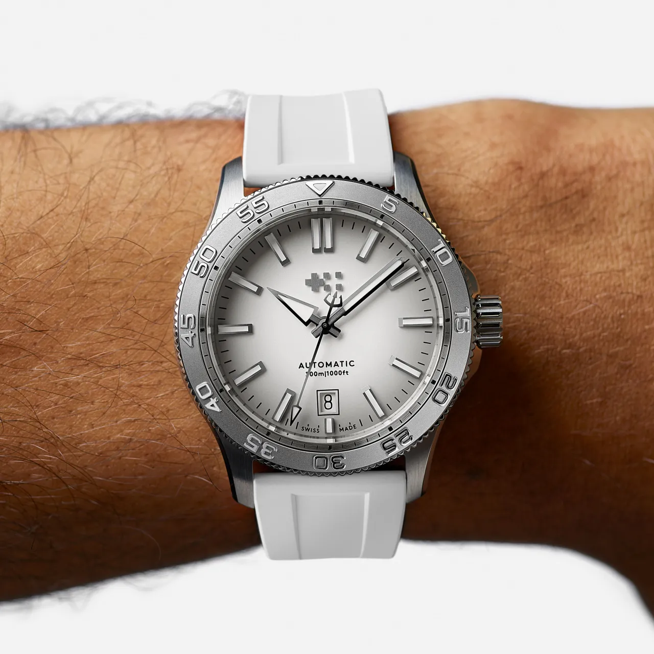 Christopher Ward C60 Atoll 300 Otomatik Shark White C6040ADA31S00W1RW detay görseli 1