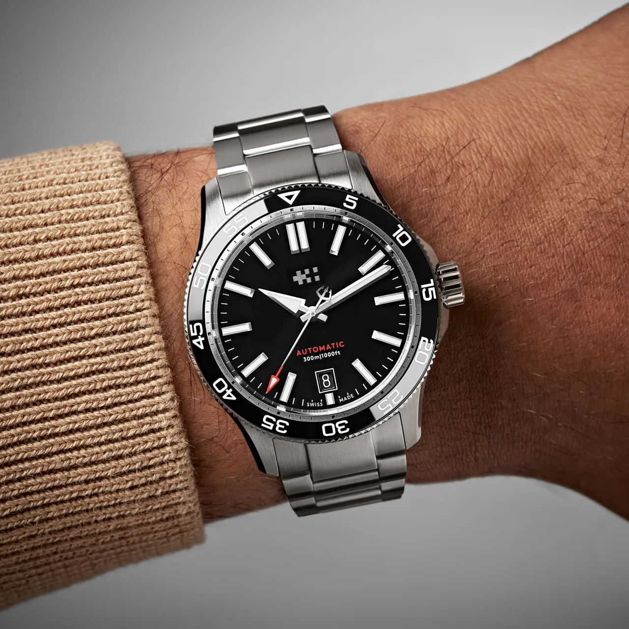 Christopher Ward C60 Trident Pro 300 Otomatik Siyah C6040ADA31S0KK1 detay görseli 1
