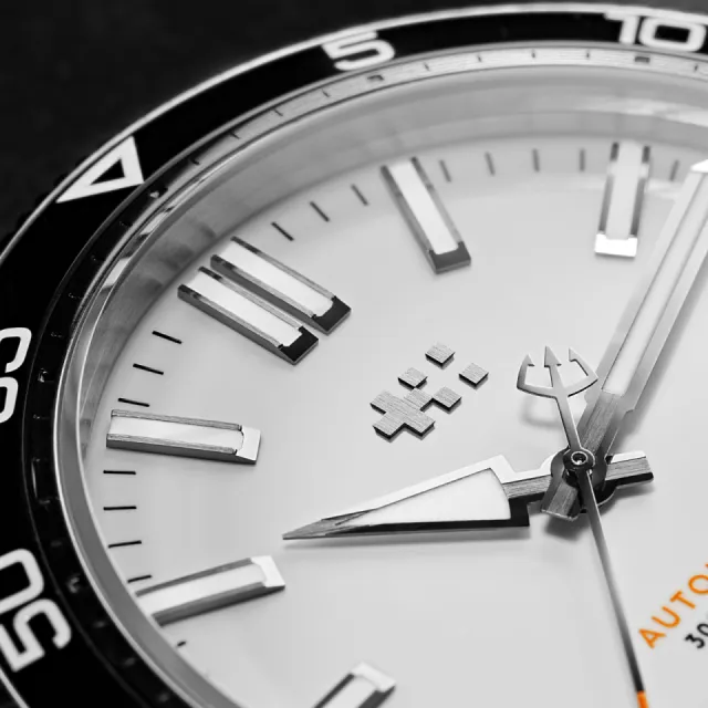 Christopher Ward C60 Trident Pro 300 Otomatik Beyaz C6040ADA31S0KW1B0 Görsel 3