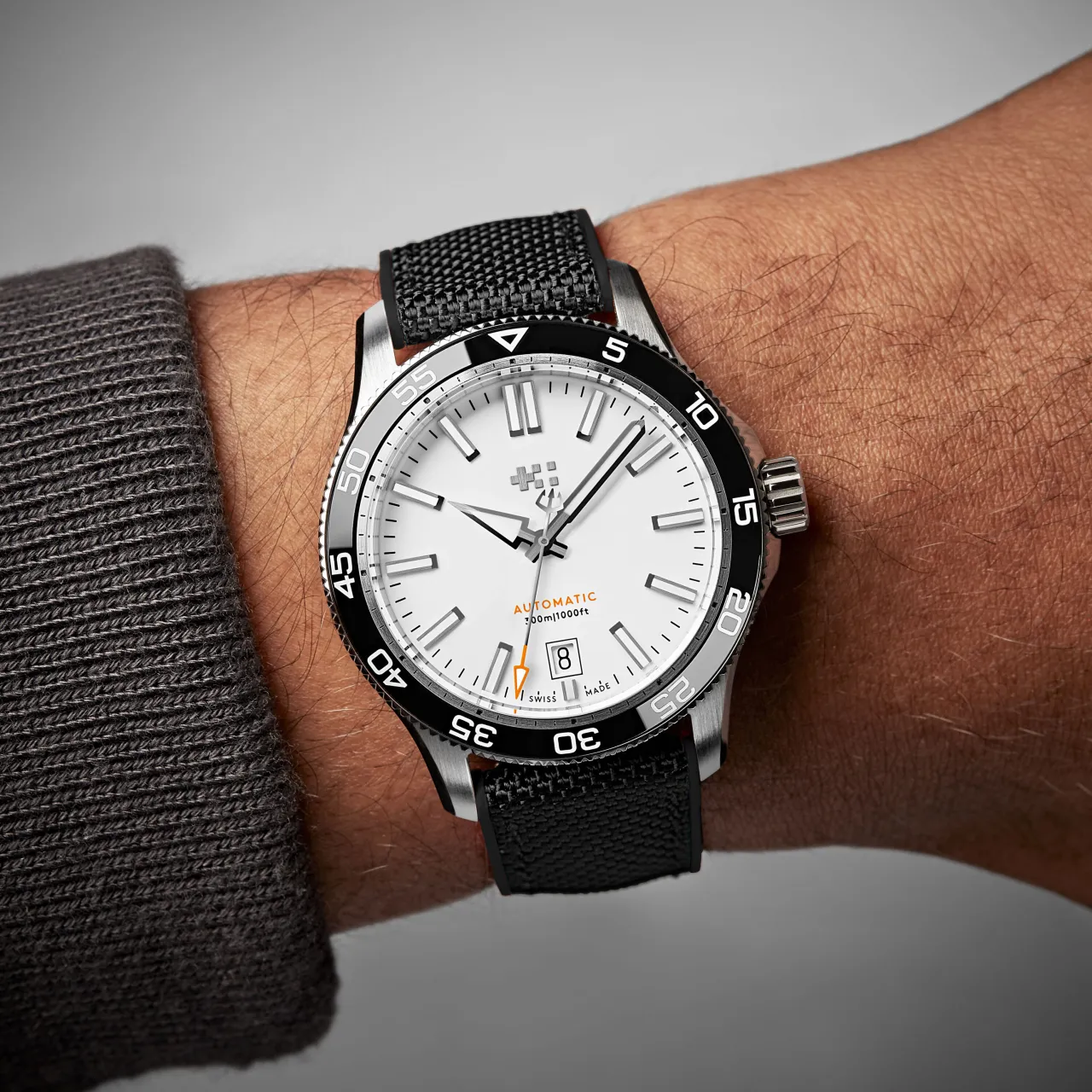 Christopher Ward C60 Trident Pro 300 Otomatik Beyaz C6040ADA31S0KW1HK detay görseli 1