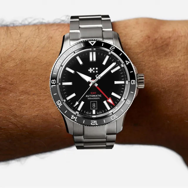 Christopher Ward C60 Trident GMT 300 Otomatik Siyah C6040AGM31S0KK0B0 Görsel 2