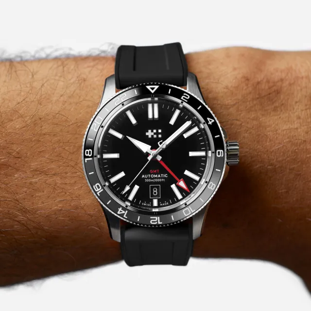 Christopher Ward C60 Trident GMT 300 Otomatik Siyah C6040AGM31S0KK0RK Görsel 2