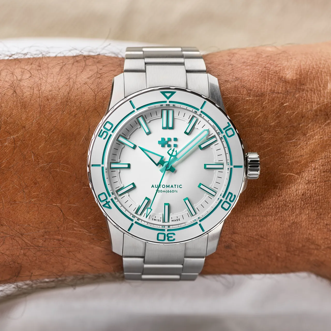 Christopher Ward C60 Trident Reef Otomatik Acro White C6041A3H31S0WW0RO detay görseli 1