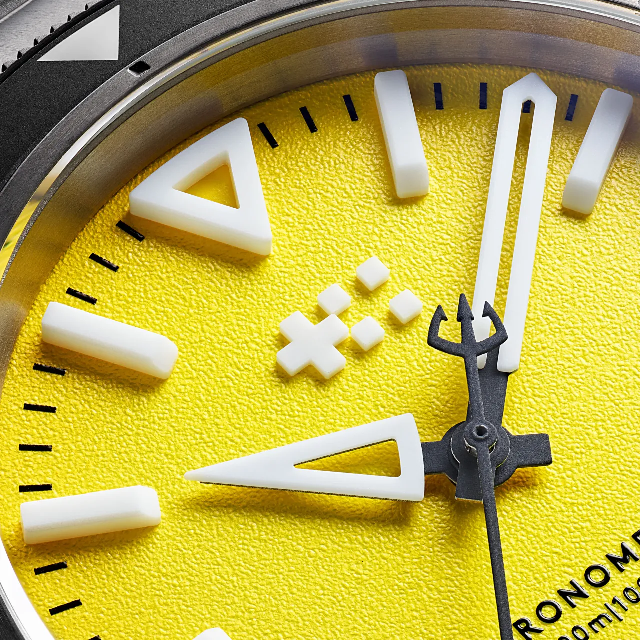 Christopher Ward C60 Trident Lumière Limited Edition Yellow C6041C3H31T0KY0B0 detay görseli 1