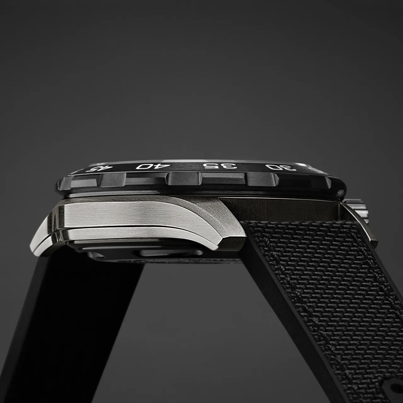 Christopher Ward C60 Lympstone Otomatik Carbon Black C6042A3H1SGKK0HK detay görseli 5