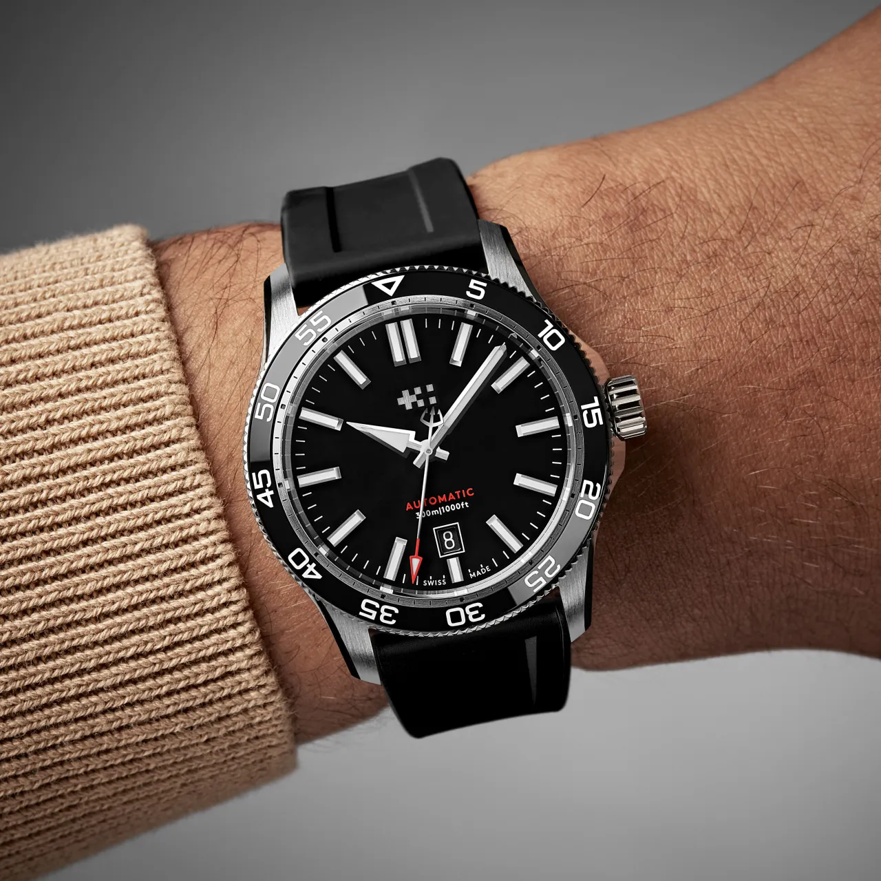 Christopher Ward C60 Trident Pro 300 Otomatik Siyah C6042ADA31S0KK1RK detay görseli 1