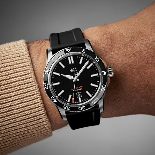 Christopher Ward C60 Trident Pro 300 Otomatik Siyah C6042ADA31S0KK1RK Görsel 2