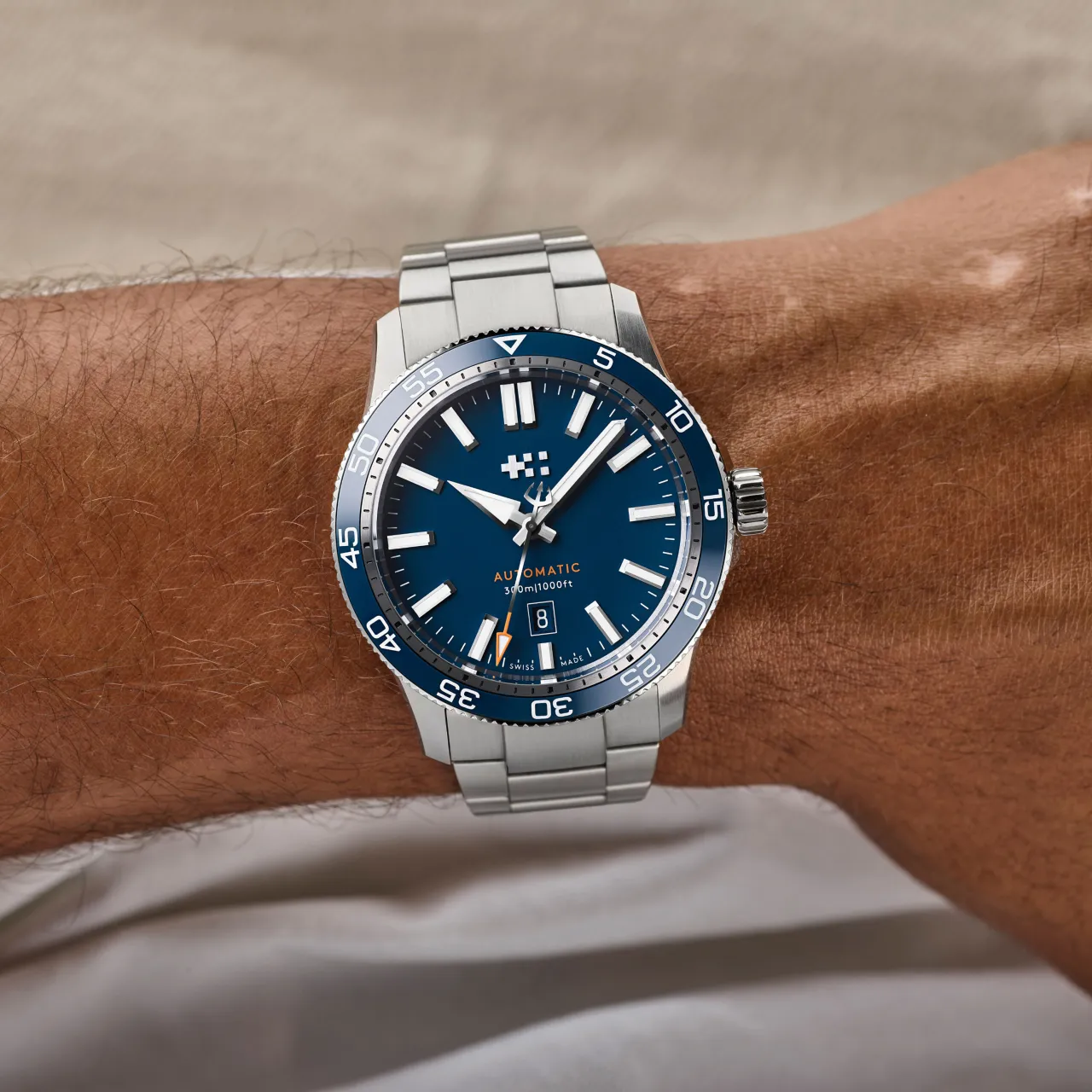 Christopher Ward C60 Trident Pro 300 Otomatik Mavi C6044ADA31S0BB1B0 detay görseli 1