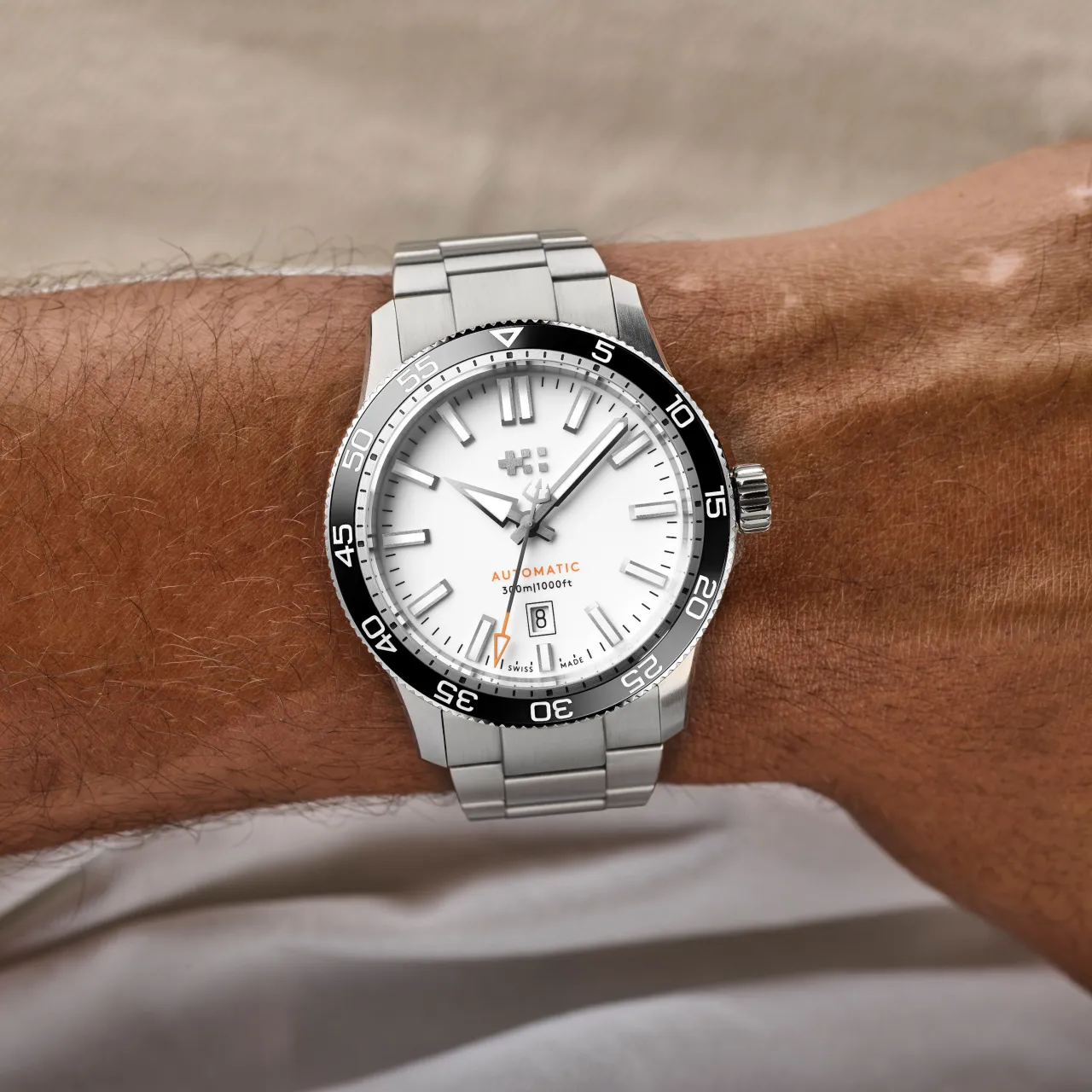 Christopher Ward C60 Trident Pro 300 Otomatik Beyaz C6044ADA31S0KW1B0 detay görseli 1