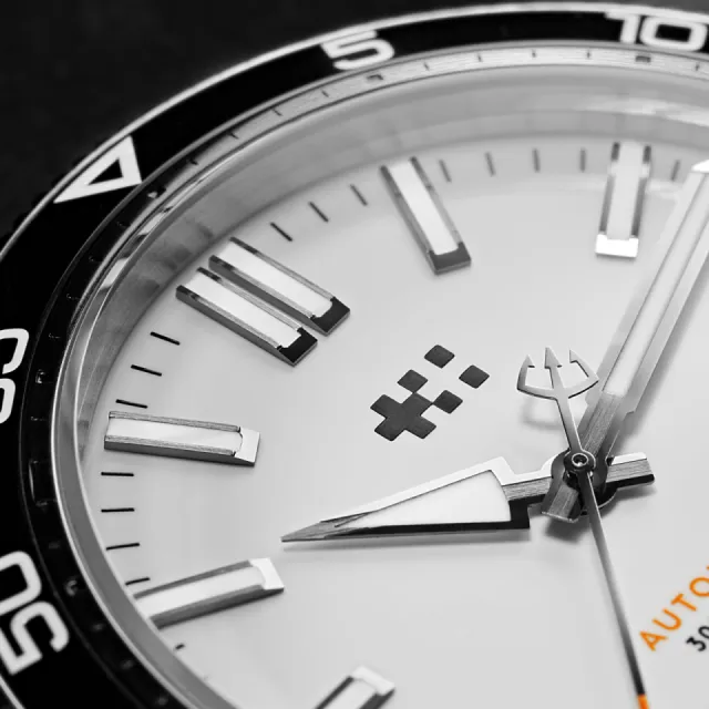 Christopher Ward C60 Trident Pro 300 Otomatik Beyaz C6044ADA31S0KW1RO Görsel 3