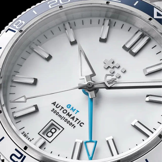 Christopher Ward C60 Trident GMT 300 Otomatik Beyaz C6044AGM31S0BW0B0 Görsel 4