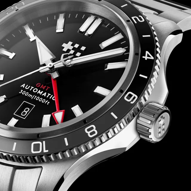 Christopher Ward C60 Trident GMT 300 Otomatik Siyah C6044AGM31S0KK0 Görsel 3