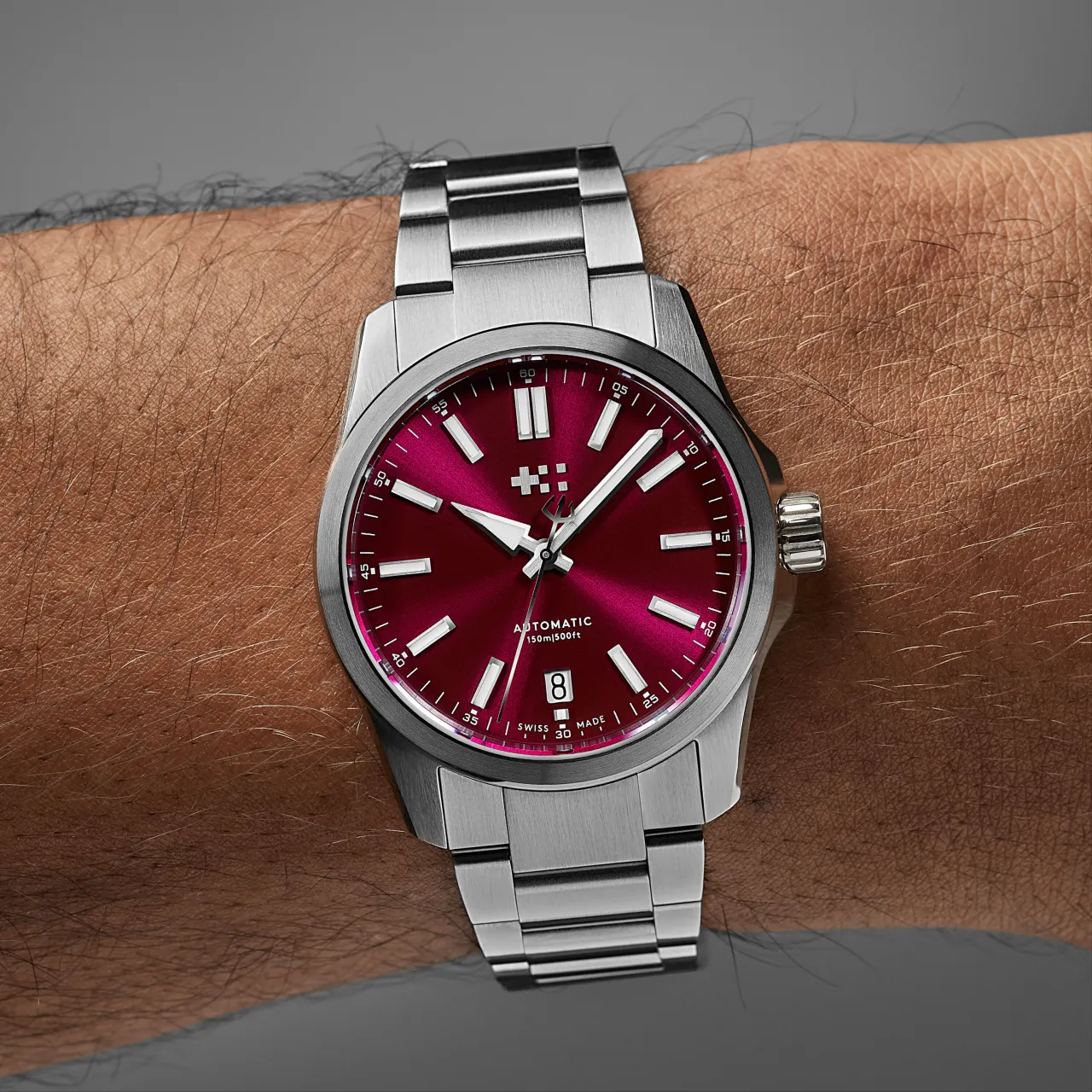 Christopher Ward C63 Sealander Automatic Mulberry Red C6336ADA3S00R3B0 detay görseli 1