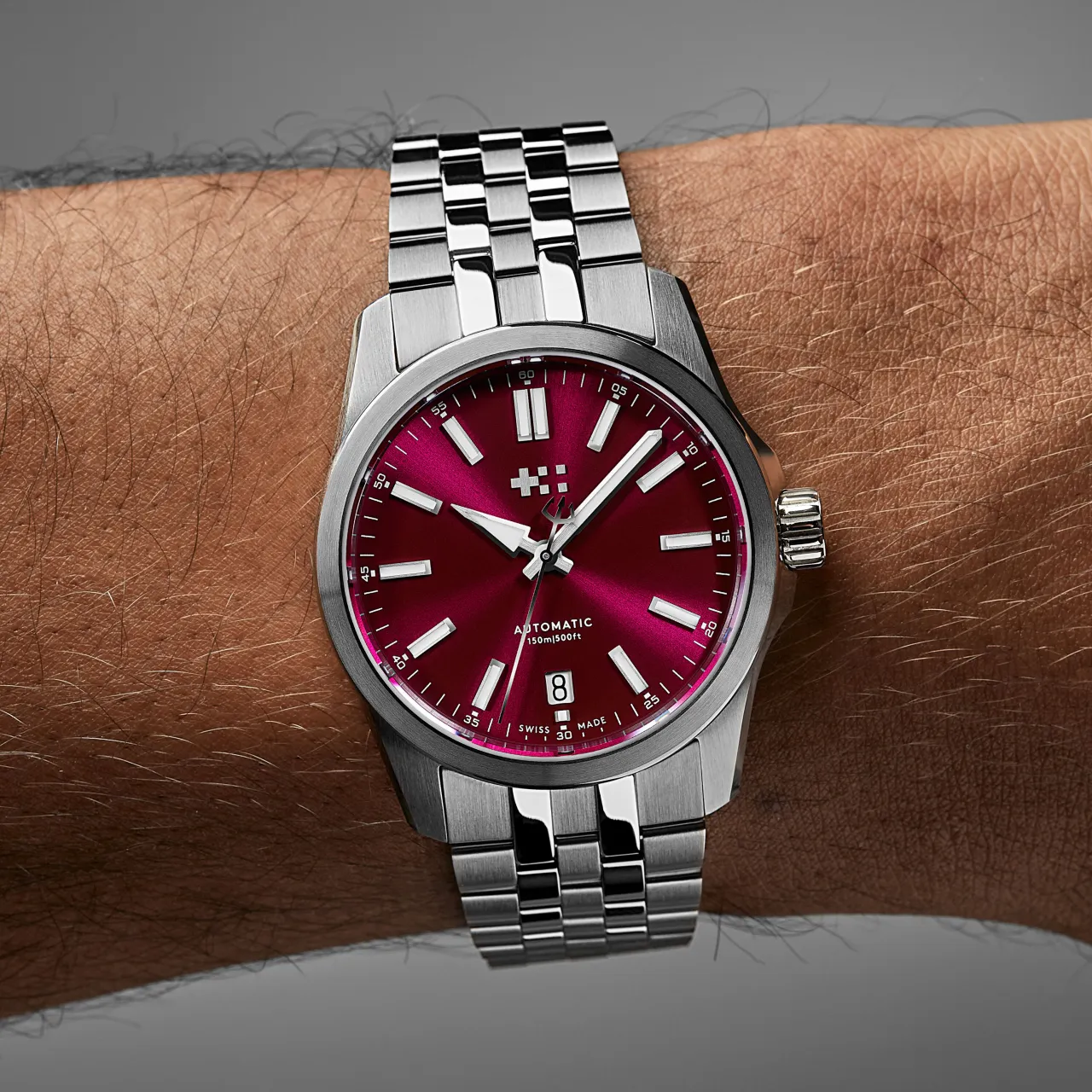 Christopher Ward C63 Sealander Automatic Mulberry Red C6336ADA3S00R3B1 detay görseli 1