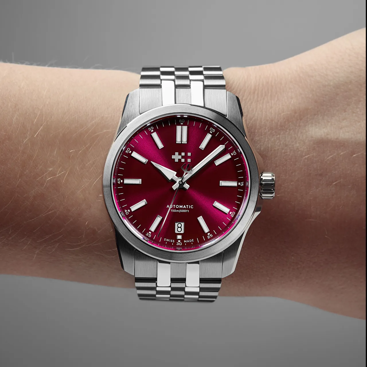 Christopher Ward C63 Sealander Automatic Mulberry Red C6336ADA3S00R3B1 detay görseli 2