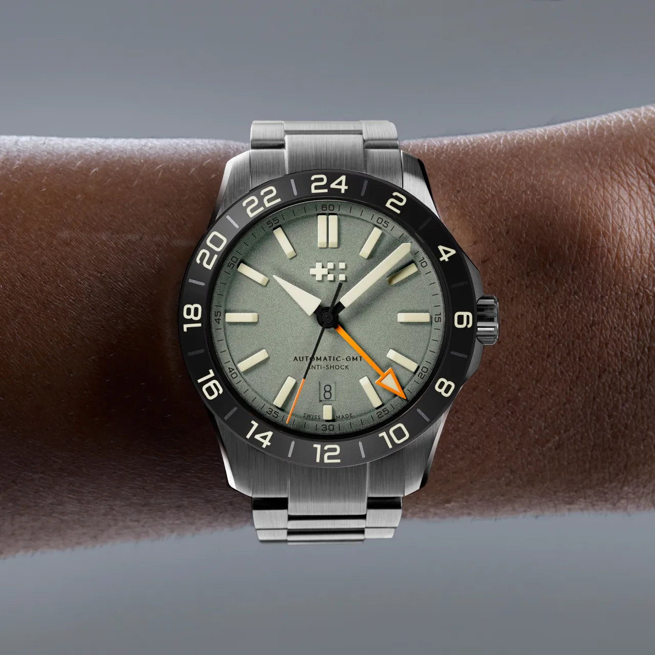 Christopher Ward C63 Sealander Extreme GMT Otomatik Khaki C6341AGM4S0KV0B0 detay görseli 1