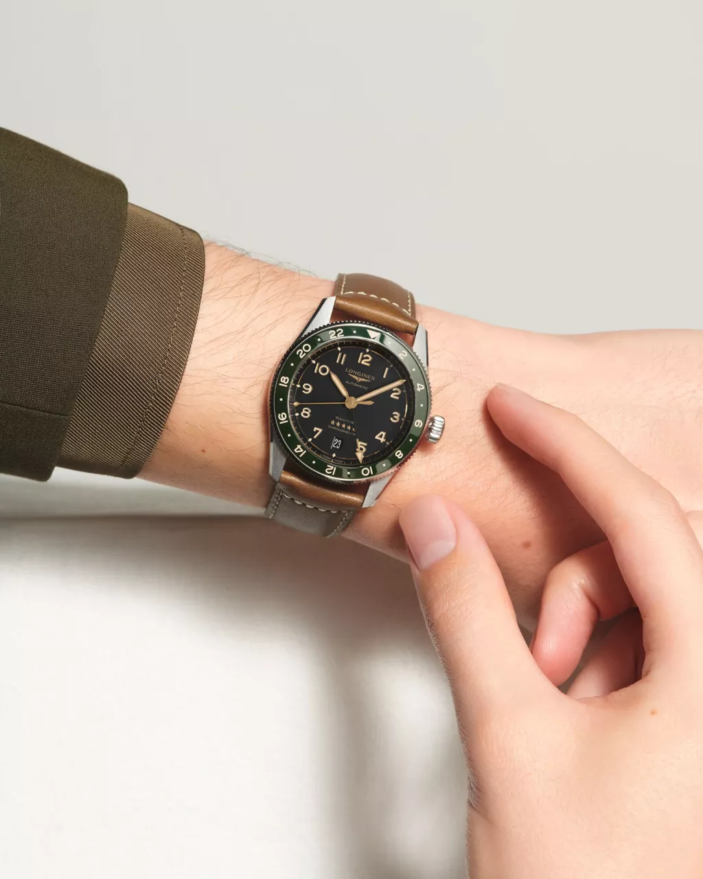 Longines Spirit Zulu Time L3.802.4.63.2 detay görseli 2