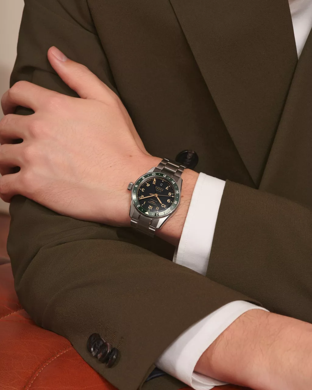 Longines Spirit Zulu Time L3.802.4.63.6 detay görseli 2