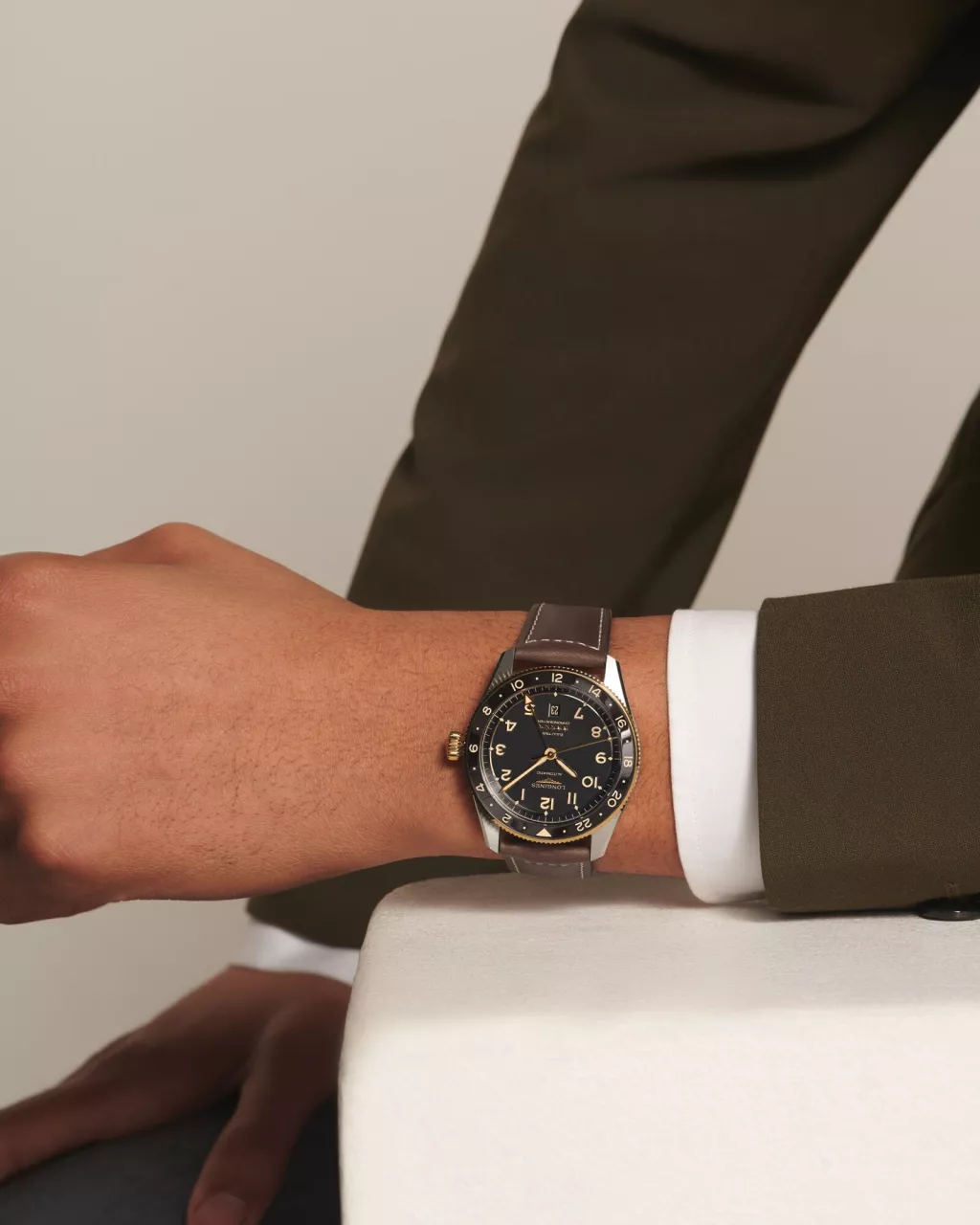Longines Spirit Zulu Time L3.812.5.53.2 detay görseli 5
