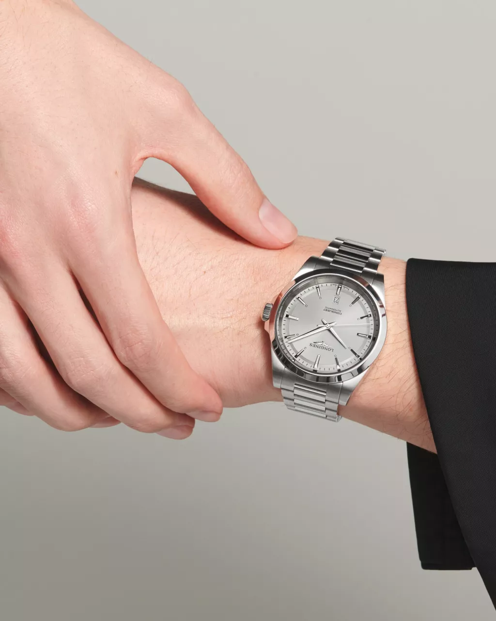 Longines Conquest L3.830.4.72.6 detay görseli 3