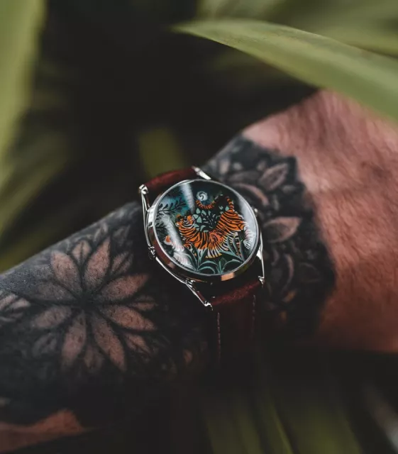 Mr Jones Watches The Promise of Happiness 88-VL Görsel 4
