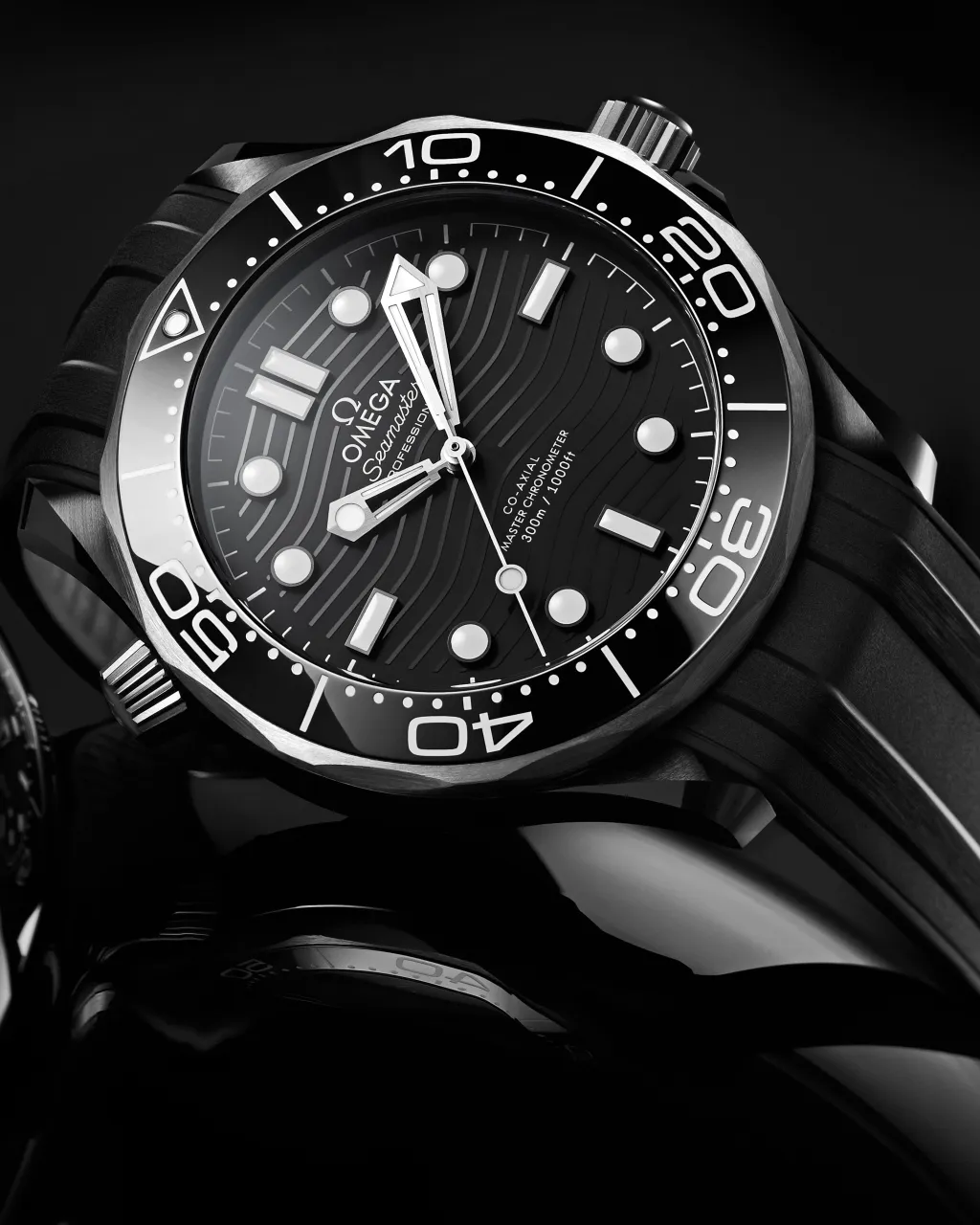 Omega Seamaster Diver 300M Black Ceramic Otomatik 21092442001001 detay görseli 2
