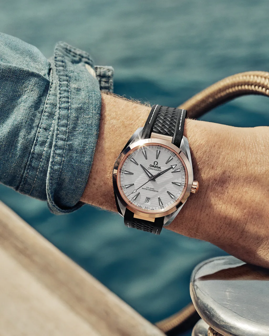 Omega Seamaster Aqua Terra 150M Sedna Gold Rubber Strap 22022412102001 detay görseli 3