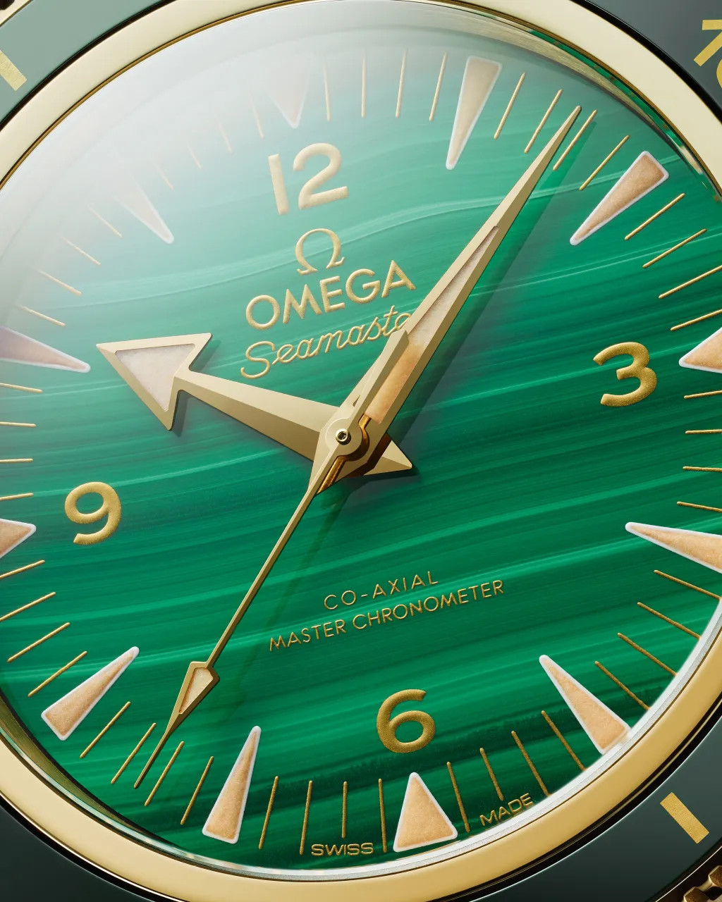 Omega Seamaster 300 Yellow Gold On Leather Strap 23463412199001 detay görseli 2