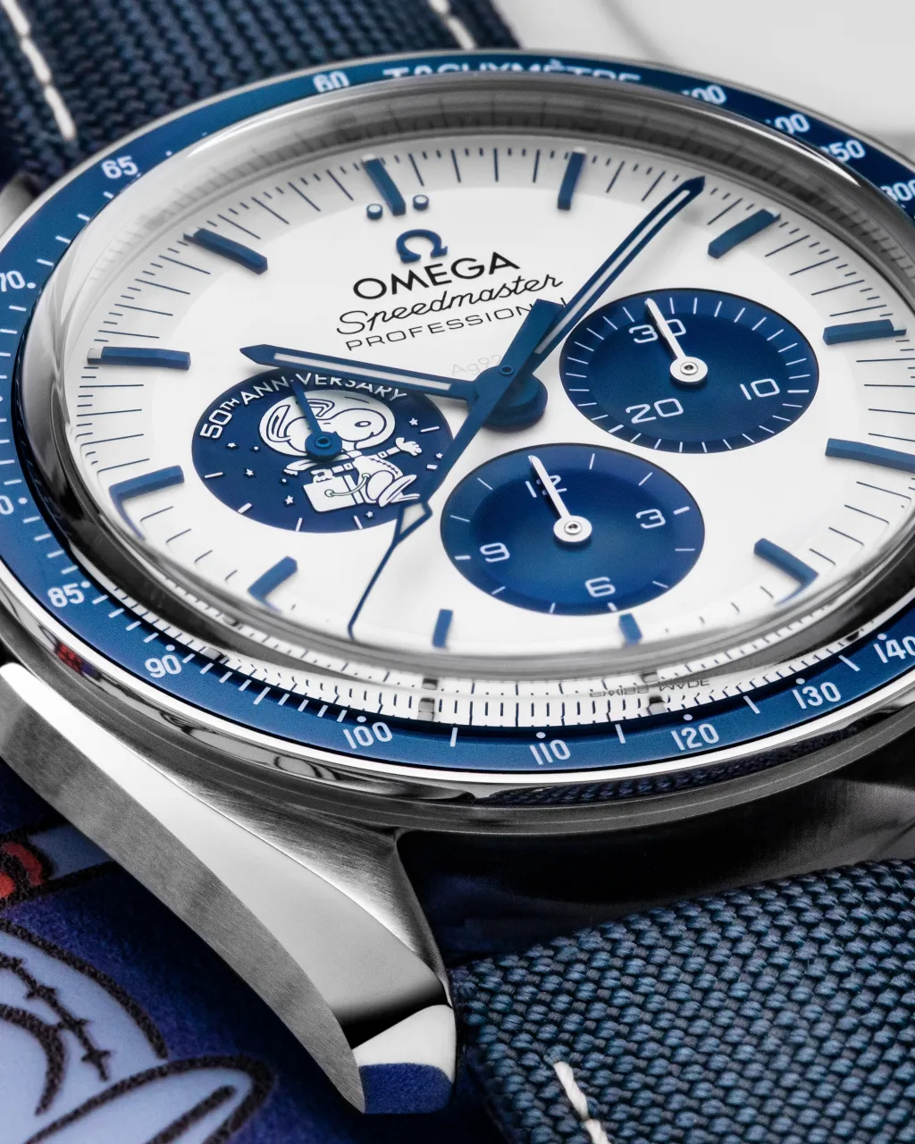 Omega Speedmaster Anniversary Series Silver Snoopy Award 31032425002001 detay görseli 4