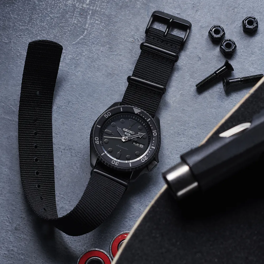 Seiko 5 Sports SKX Series Otomatik SRPD79 detay görseli 1