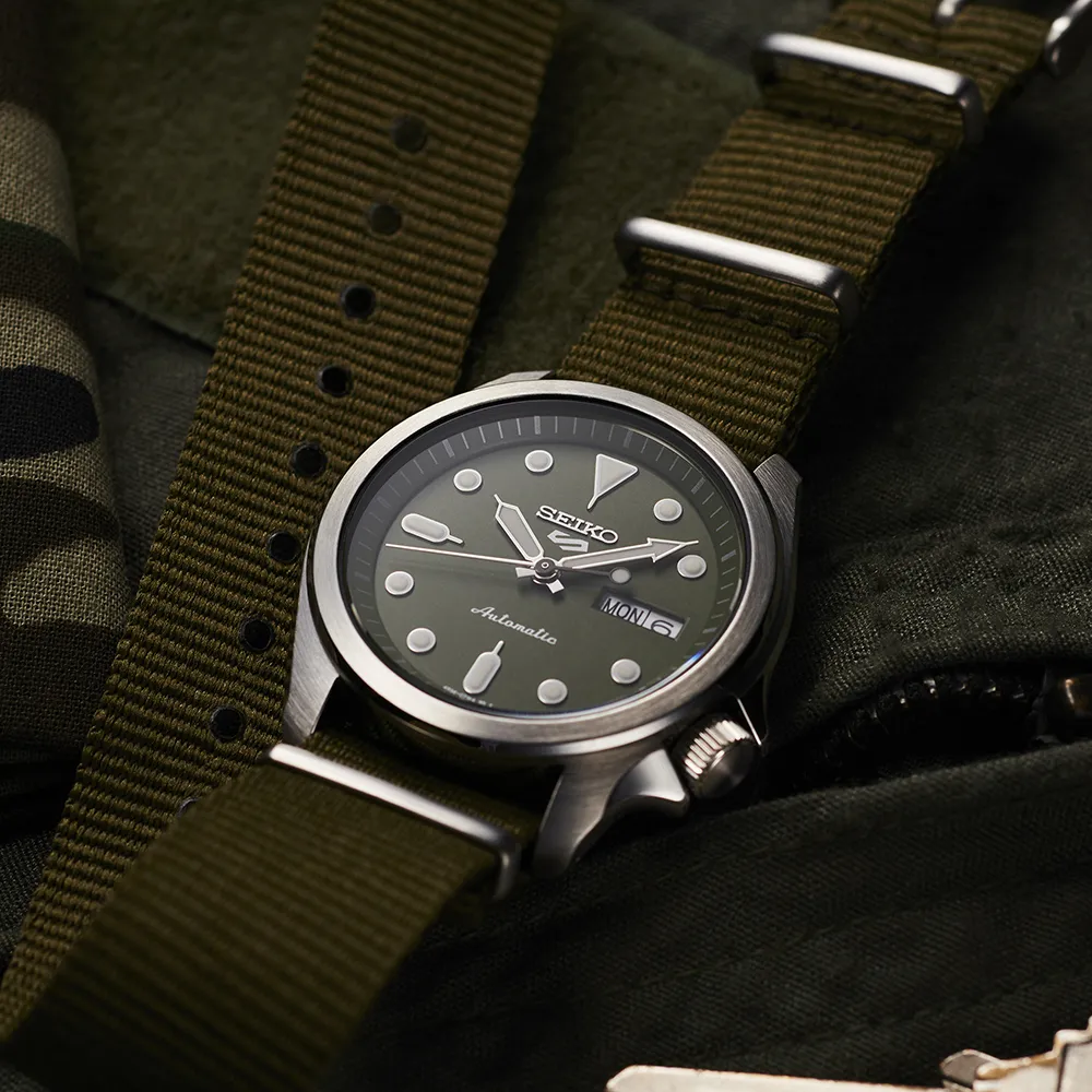Seiko 5 Sports SKX Series Otomatik SRPE65 detay görseli 2