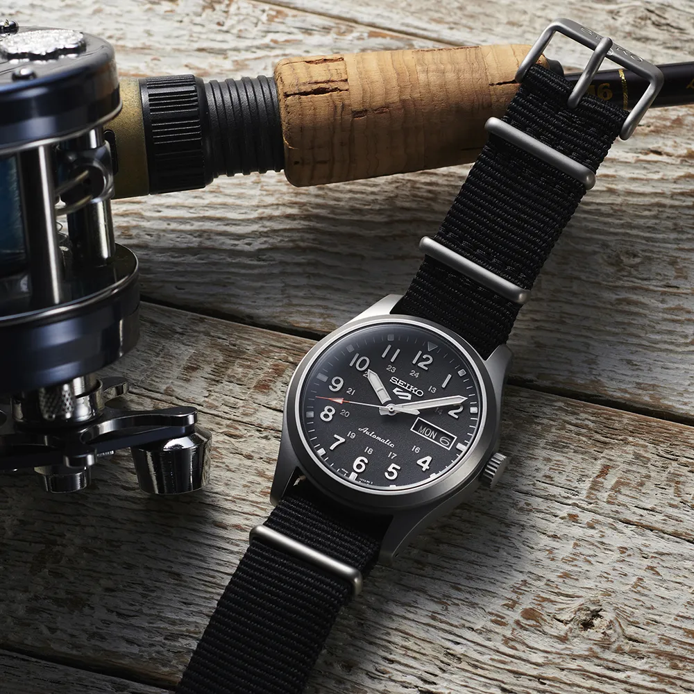 Seiko 5 Sports Field Series Otomatik Siyah SRPG37 detay görseli 1